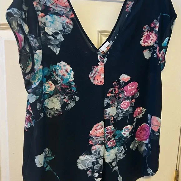 DR2 Black Floral Deep V Neck -Front and Back. Size Large - Picture 4 of 8